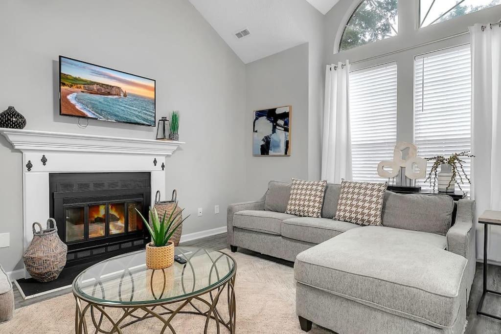 Good Karma Rentals - Renovated Ksu House Next To Interstate 75 Quiet Nhood Tm Kennesaw Extérieur photo